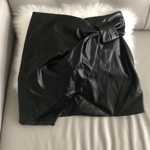 Sunset and spring size small black pleather skirt